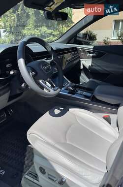 Внедорожник / Кроссовер Audi Q8 2018 в 