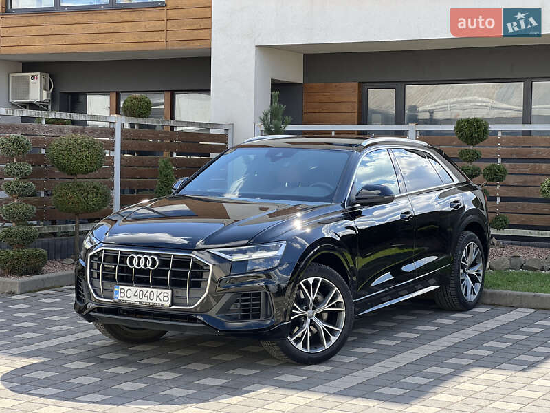 Позашляховик / Кросовер Audi Q8 2019 в 