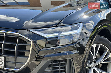 Позашляховик / Кросовер Audi Q8 2019 в 