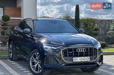 Позашляховик / Кросовер Audi Q8 2019 в 