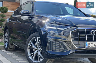 Позашляховик / Кросовер Audi Q8 2019 в 