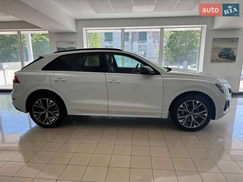 Позашляховик / Кросовер Audi Q8 2020 в Одесі