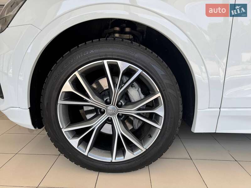 Позашляховик / Кросовер Audi Q8 2020 в Одесі