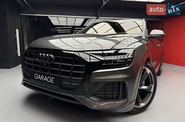 Внедорожник / Кроссовер Audi Q8 2021 в 