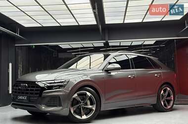 Внедорожник / Кроссовер Audi Q8 2021 в 