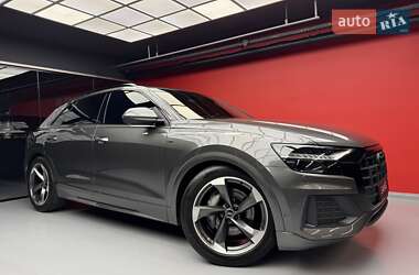 Внедорожник / Кроссовер Audi Q8 2021 в 