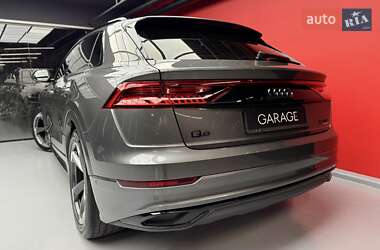 Внедорожник / Кроссовер Audi Q8 2021 в 