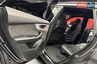 Внедорожник / Кроссовер Audi Q8 2021 в 