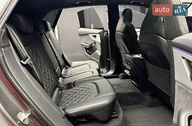 Внедорожник / Кроссовер Audi Q8 2021 в 
