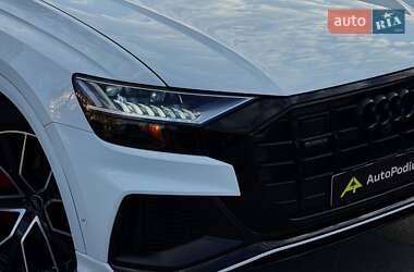 Внедорожник / Кроссовер Audi Q8 2022 в 