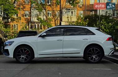 Внедорожник / Кроссовер Audi Q8 2022 в 