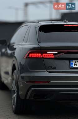Внедорожник / Кроссовер Audi Q8 2021 в 