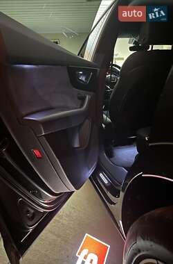 Внедорожник / Кроссовер Audi Q8 2020 в 