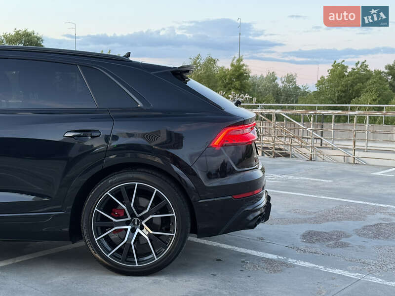 Позашляховик / Кросовер Audi Q8 2020 в Києві