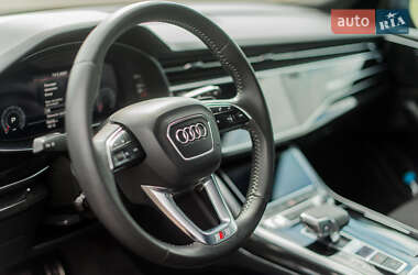 Внедорожник / Кроссовер Audi Q8 2020 в 