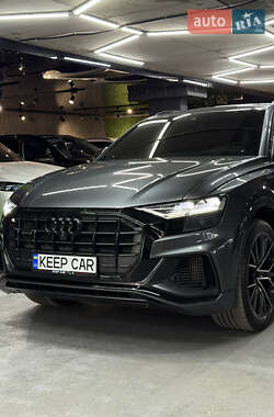 Внедорожник / Кроссовер Audi Q8 2021 в 