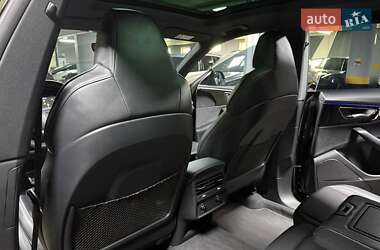 Внедорожник / Кроссовер Audi Q8 2023 в 