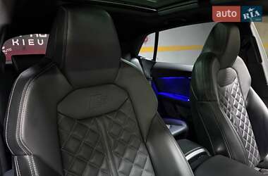 Внедорожник / Кроссовер Audi Q8 2023 в 
