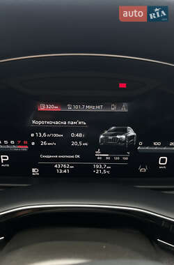 Внедорожник / Кроссовер Audi Q8 2022 в 