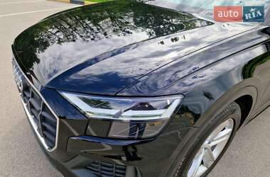 Внедорожник / Кроссовер Audi Q8 2019 в 