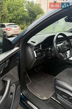 Позашляховик / Кросовер Audi Q8 2020 в 