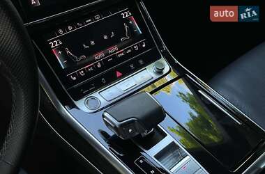 Внедорожник / Кроссовер Audi Q8 2021 в 