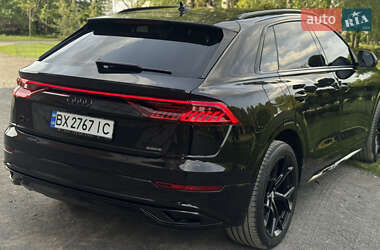 Внедорожник / Кроссовер Audi Q8 2023 в 