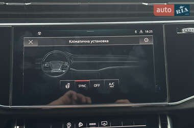 Внедорожник / Кроссовер Audi Q8 2023 в 