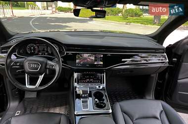 Внедорожник / Кроссовер Audi Q8 2020 в 