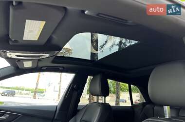 Внедорожник / Кроссовер Audi Q8 2020 в 