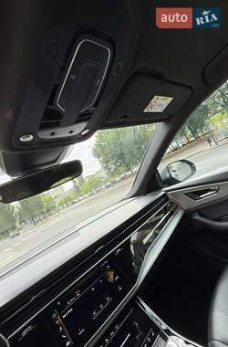 Внедорожник / Кроссовер Audi Q8 2020 в 