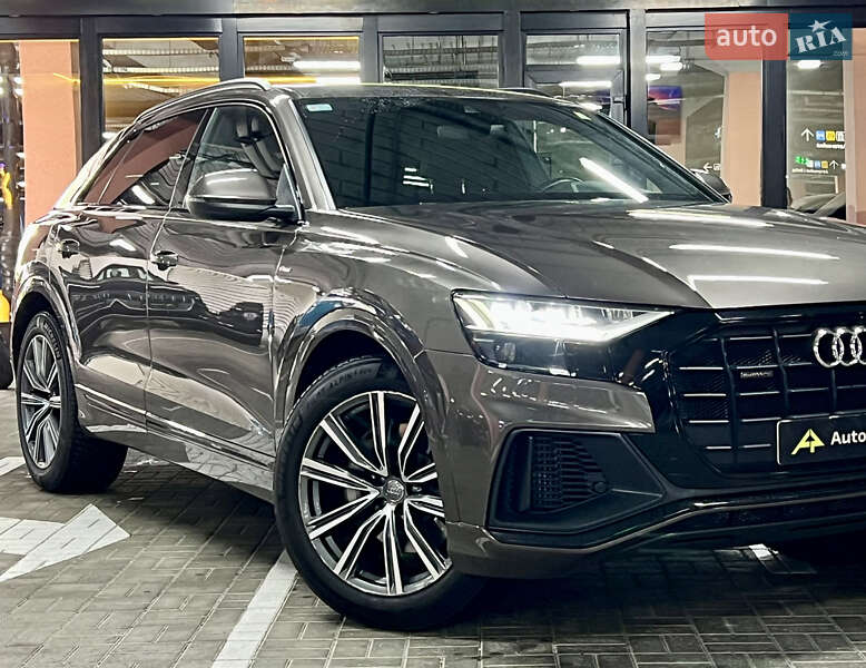 Внедорожник / Кроссовер Audi Q8 2019 в Киеве