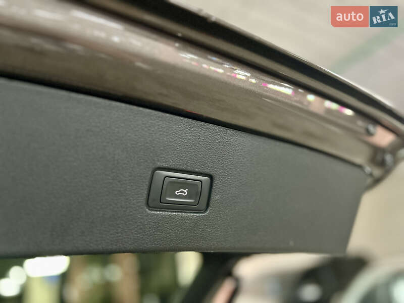 Внедорожник / Кроссовер Audi Q8 2019 в Киеве