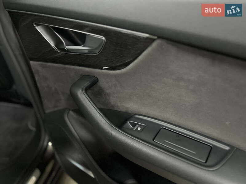 Внедорожник / Кроссовер Audi Q8 2019 в Киеве