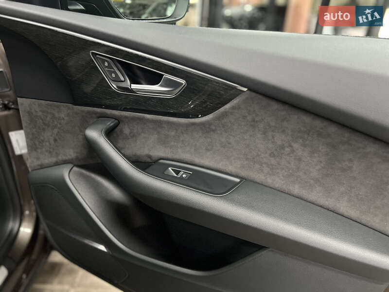 Внедорожник / Кроссовер Audi Q8 2019 в Киеве