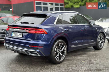 Внедорожник / Кроссовер Audi Q8 2021 в 
