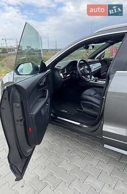 Позашляховик / Кросовер Audi Q8 2019 в 