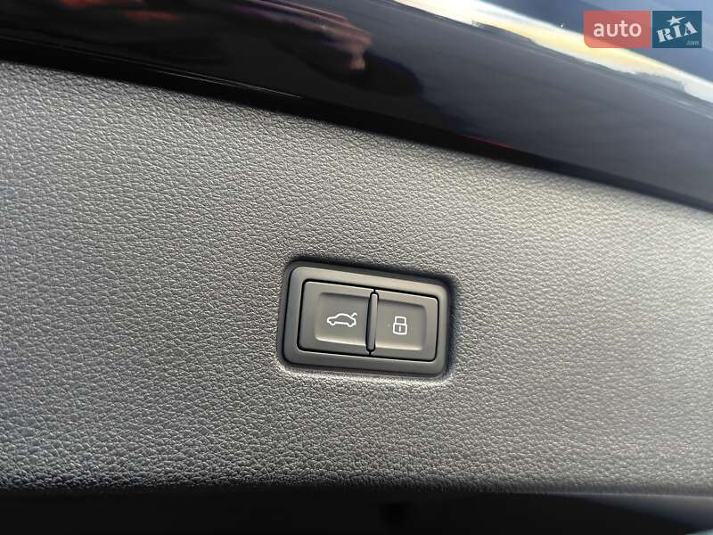 Внедорожник / Кроссовер Audi Q8 2025 в Одессе
