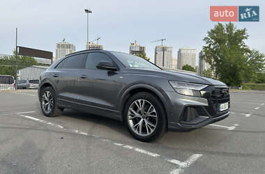 Внедорожник / Кроссовер Audi Q8 2023 в 
