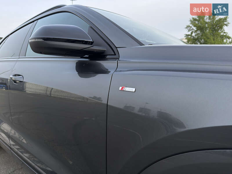 Позашляховик / Кросовер Audi Q8 2023 в Києві