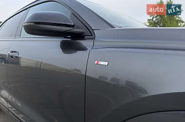 Внедорожник / Кроссовер Audi Q8 2023 в 