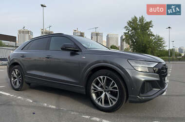 Внедорожник / Кроссовер Audi Q8 2023 в 