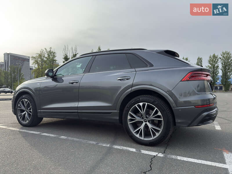 Позашляховик / Кросовер Audi Q8 2023 в Києві