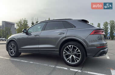 Внедорожник / Кроссовер Audi Q8 2023 в 