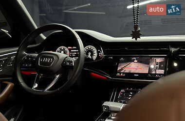 Внедорожник / Кроссовер Audi Q8 2020 в 