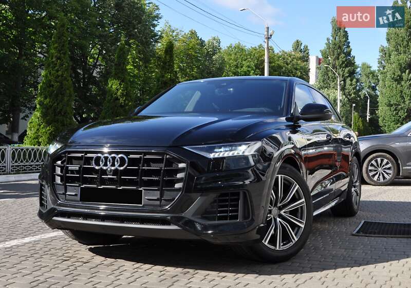Позашляховик / Кросовер Audi Q8 2018 в 