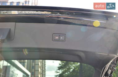 Позашляховик / Кросовер Audi Q8 2018 в 
