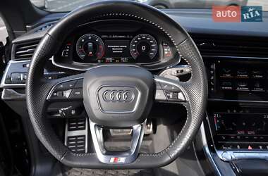 Позашляховик / Кросовер Audi Q8 2018 в 