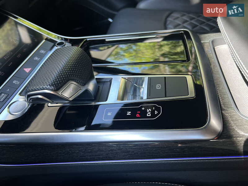Внедорожник / Кроссовер Audi Q8 2018 в Львове