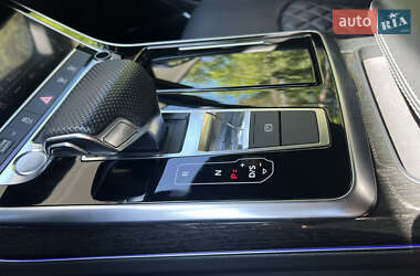 Внедорожник / Кроссовер Audi Q8 2018 в 
